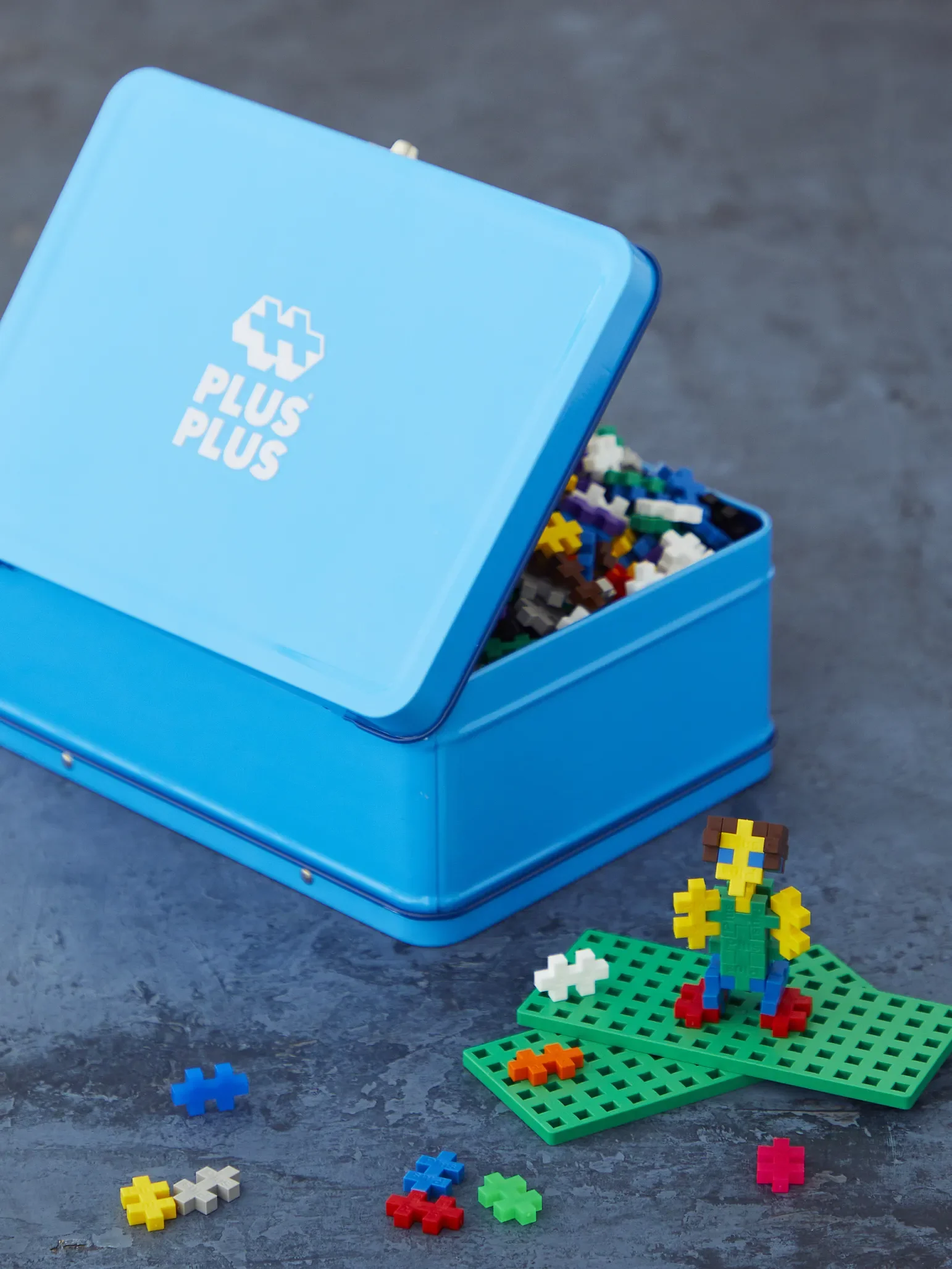 Blue Metal Suitcase - 600 pcs - Image 5